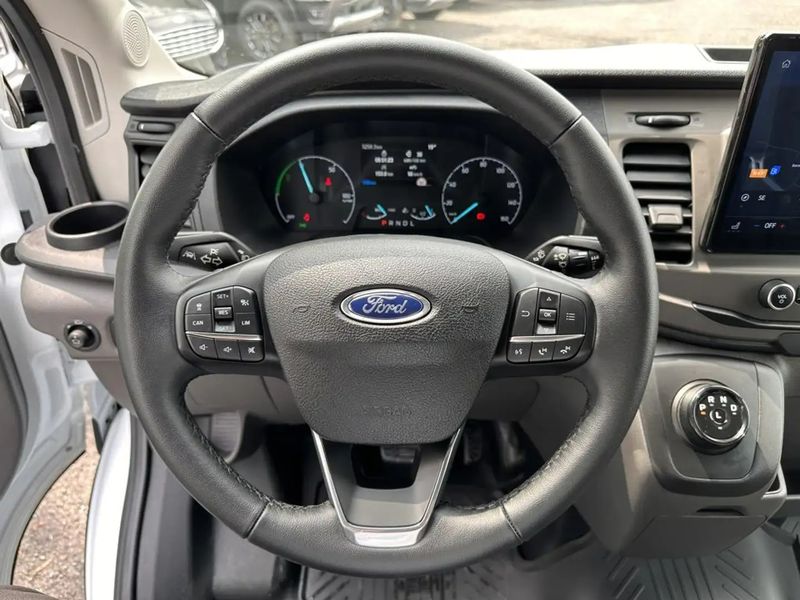 Ford Transit • 2022 • 10,232 km 10