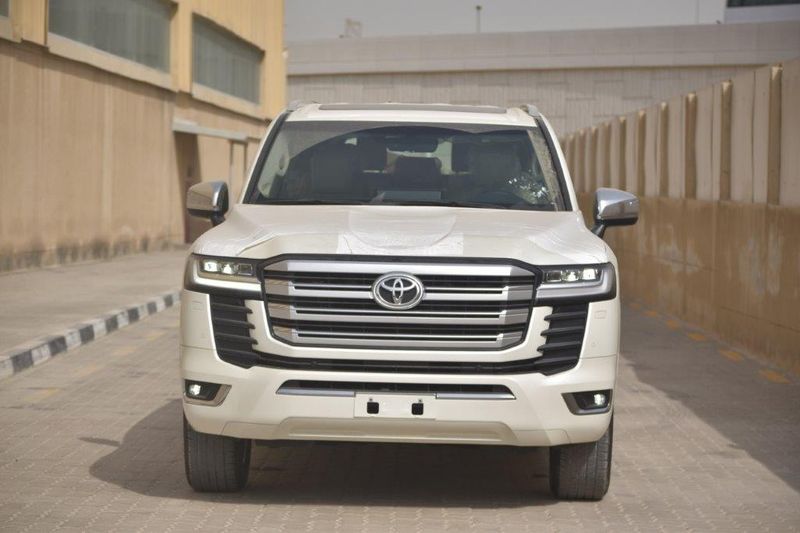 Toyota Land Cruiser • 2022 • 26,000 km 2