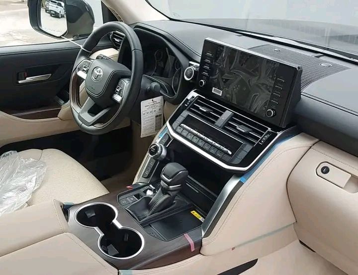 Toyota Land Cruiser • 2022 • 0 km 2