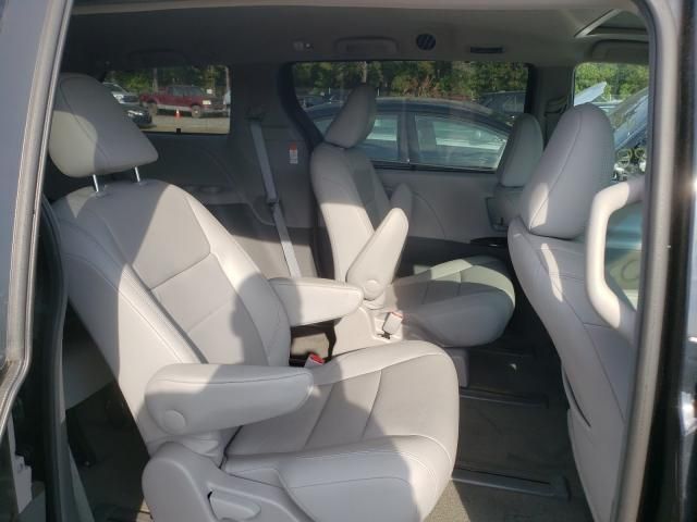 Toyota Sienna • 2017 • 10,000 mi 6