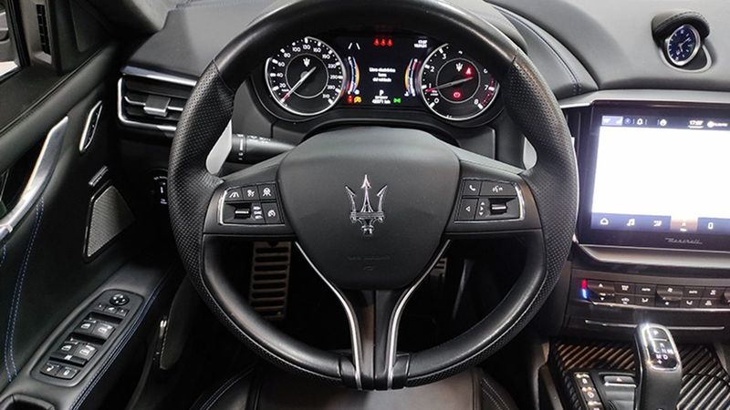 Maserati Ghibli • 2020 • 42,571 km 8