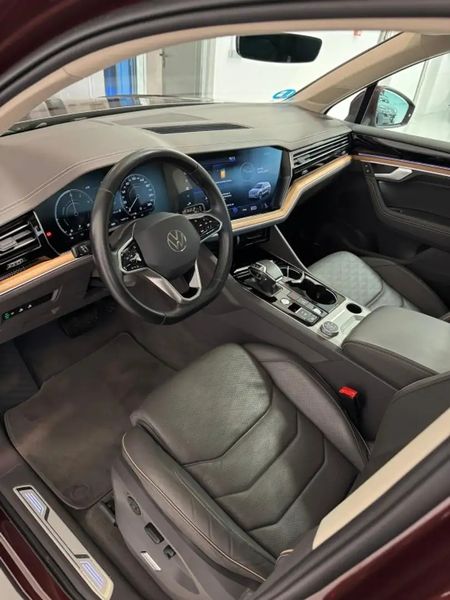 Volkswagen Touareg • 2021 • 96,000 km 12