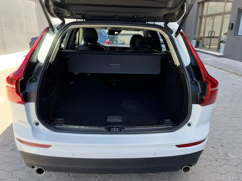 Volvo XC60 • 2021 • 65,000 km 4