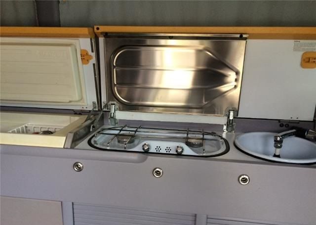 Mercedes-Benz 115 • 1999 • 237,000 km 10