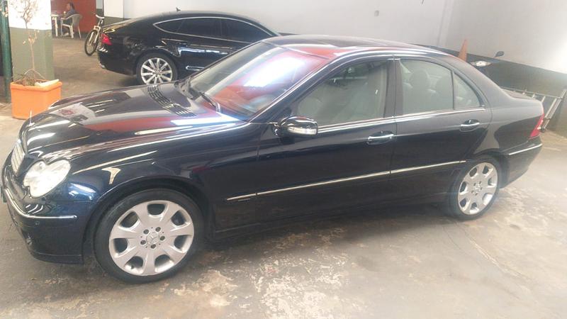Mercedes-Benz E-320 • 2005 • 111 km 5