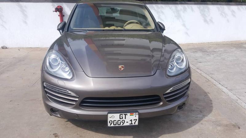 Porsche Cayenne • 2012 • 34,300 km 4