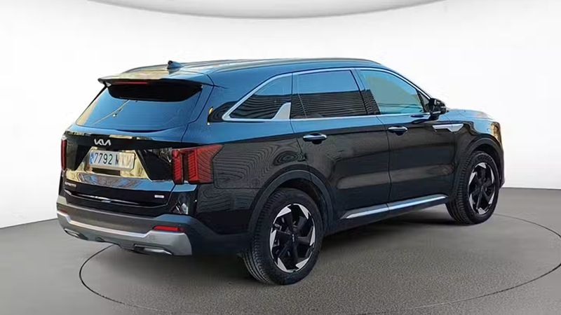 Kia Sorento • 2024 • 15,746 km 3