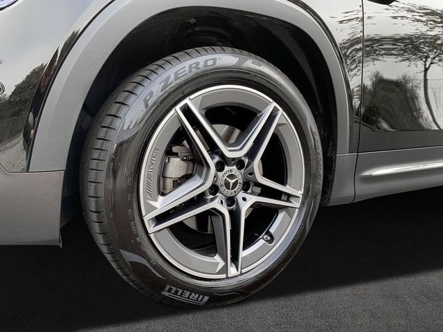 Mercedes-Benz GLC • 2022 • 18,000 km 12