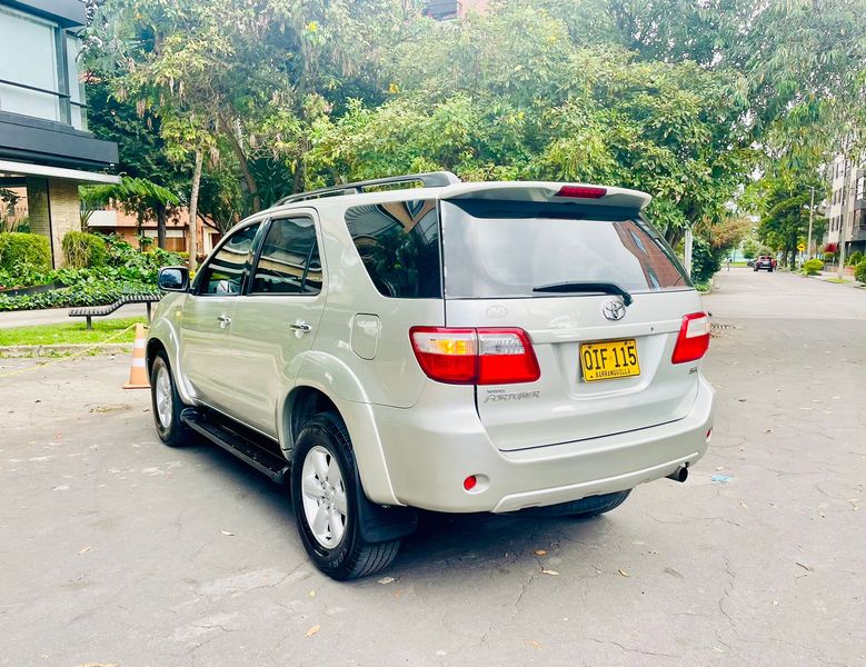 Toyota Fortuner • 2010 • 148,800 km 13