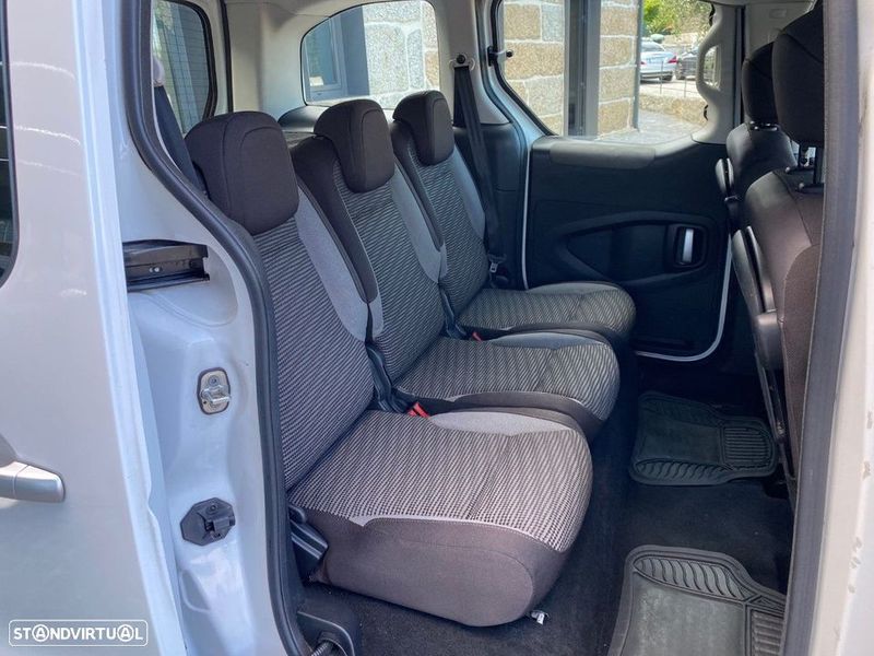 Peugeot 107 • 2009 • 297,000 km 4