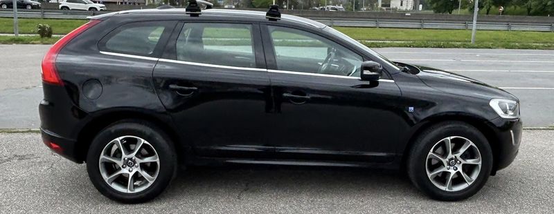 Volvo XC60 • 2015 • 112,850 km 3