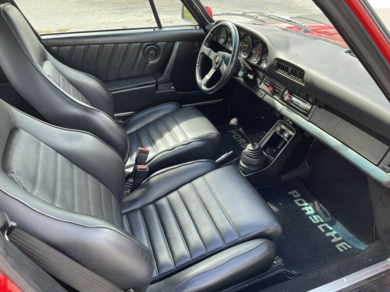 Porsche 911 Carrera • 1984 • 63,827 km 12