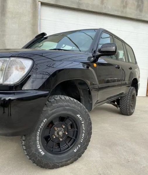 Toyota Land Cruiser • 1998 • 330,000 km 2