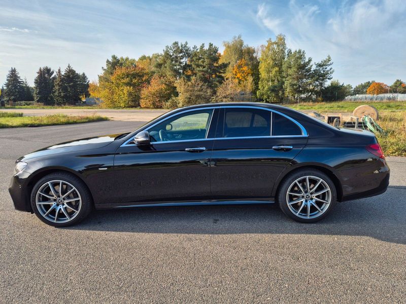 Mercedes-Benz E • 2019 • 180,500 km 1