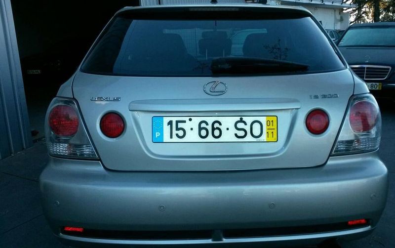 Lexus IS • 2001 • 130,000 km 2