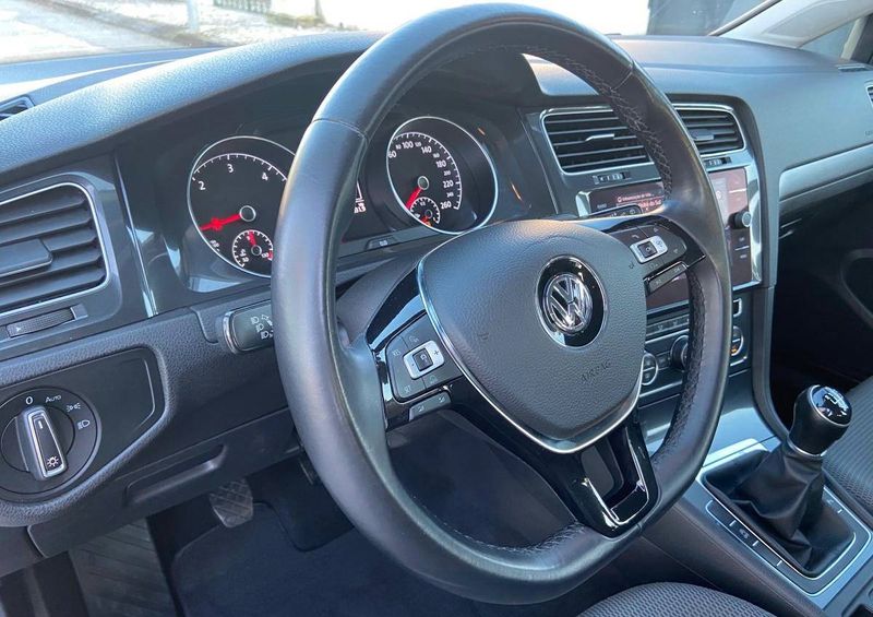 Volkswagen Golf • 2017 • 179,999 km 4