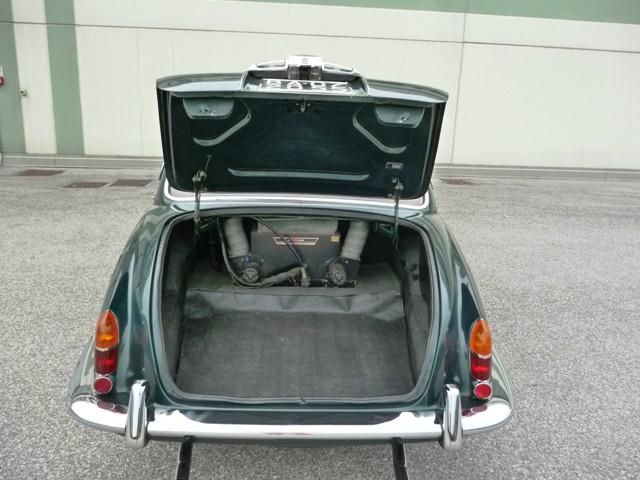 Jaguar Daimler • 1966 • 185,000 km 9