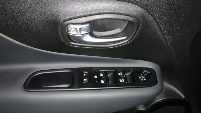 Jeep Renegade • 2022 • 29,400 km 11