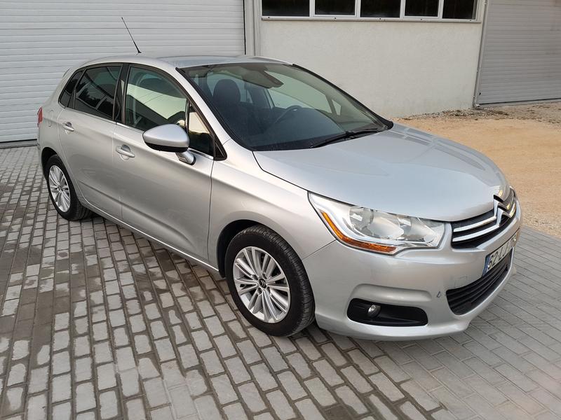 Citroën C4 • 2011 • 142,327 km 2