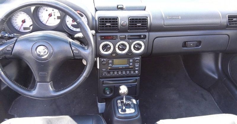 Toyota MR2 • 2003 • 142,000 km 4