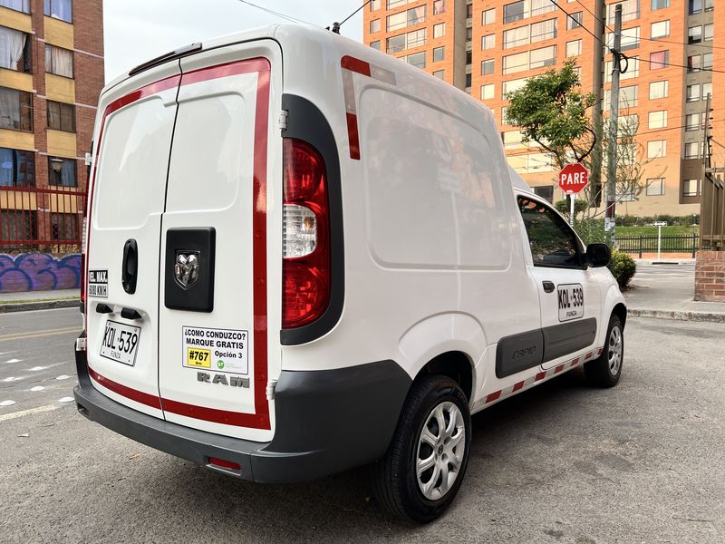 Fiat Florino Combi • 2022 • 31,240 km 10