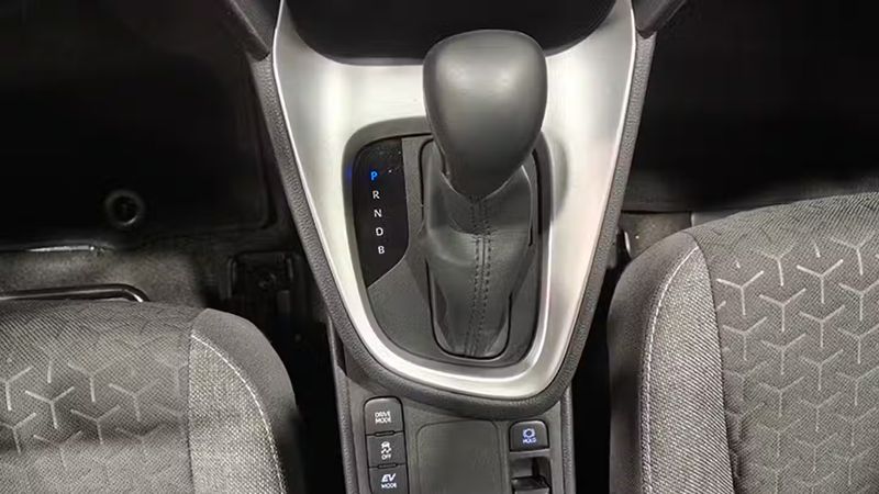 Toyota Yaris • 2022 • 32,203 km 4