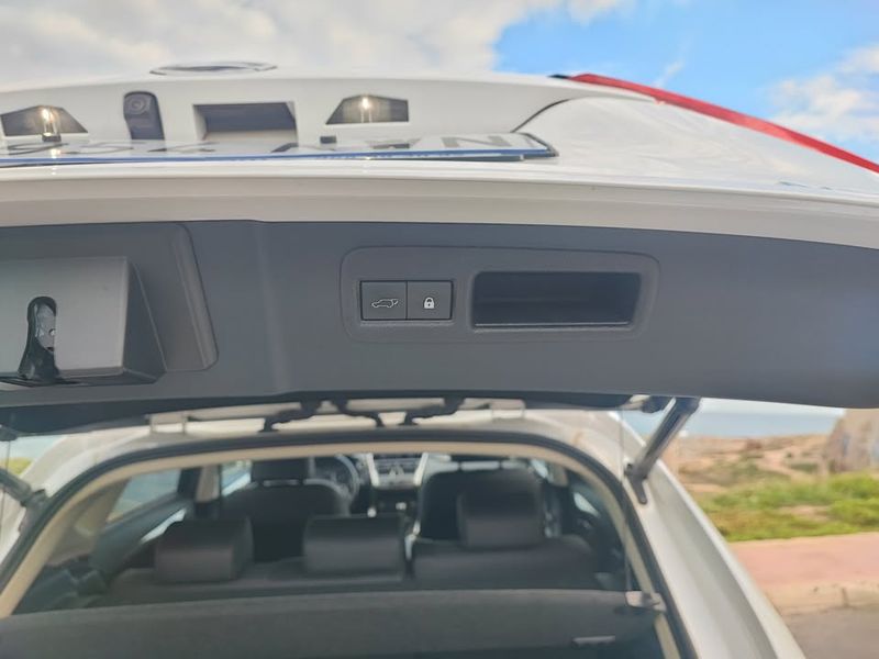 Lexus NX • 2019 • 88,500 km 3