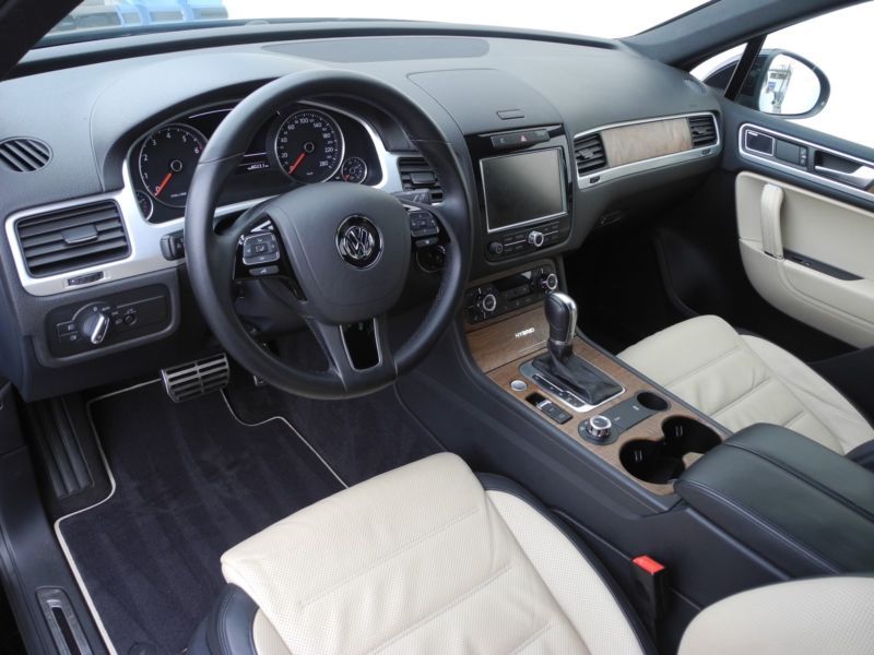 Volkswagen Touareg • 2012 • 119,996 km 3