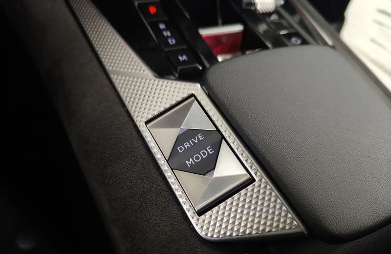 Citroën DS4 • 2023 • 19,514 km 6