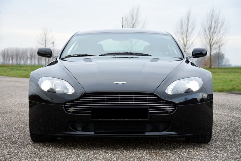 Aston Martin V8 Vantage • 2006 • 113,000 km 1