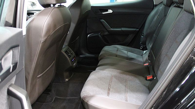 Seat Leon • 2021 • 70,164 km 6