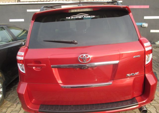 Toyota RAV4 • 2016 • 80,000 km 2