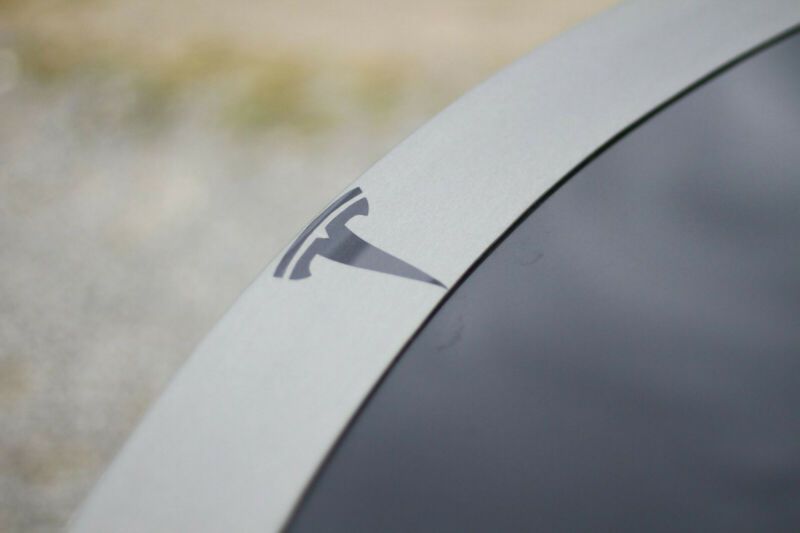 Tesla Model S • 2015 • 168,000 km 7