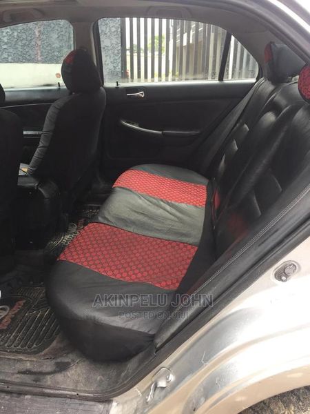 Honda Accord • 2006 • 3,896 km 5