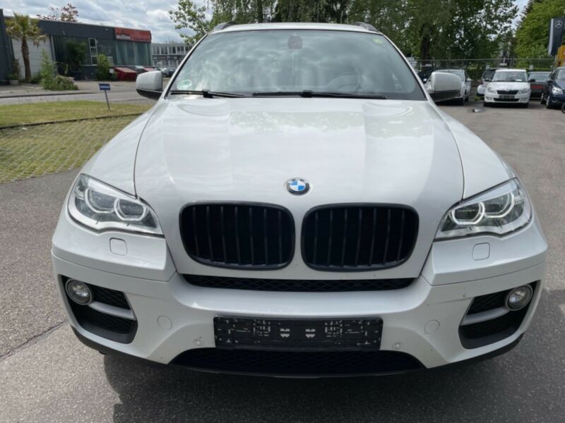 BMW X6 • 2013 • 121,700 km 6