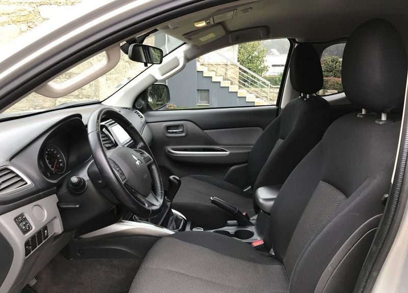 Mitsubishi L200 • 2015 • 30,000 km 2