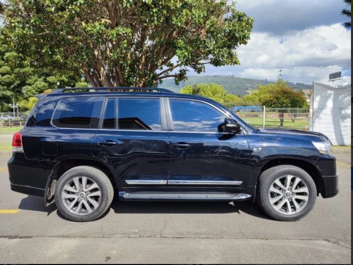 Toyota Land Cruiser • 2019 • 75,000 km 2