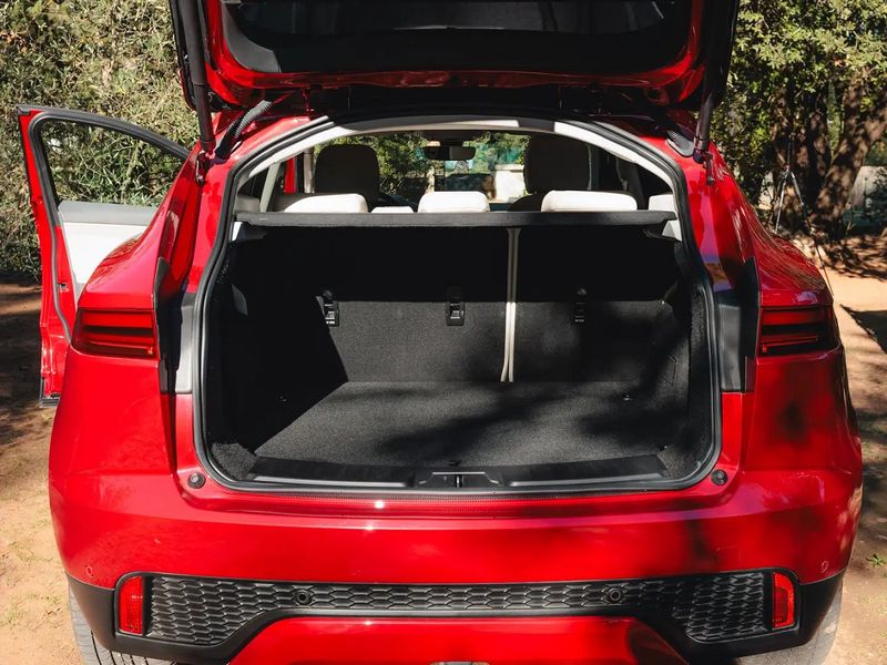 Jaguar E-PACE • 2019 • 72,600 km 9