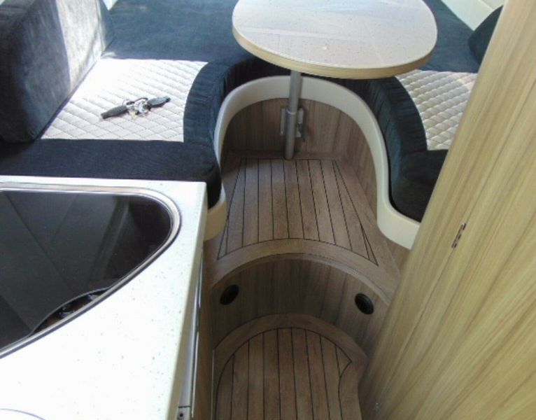 Mercedes-Benz Sprinter • 2019 • 84,800 km 10