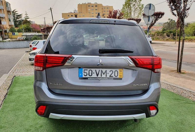 Mitsubishi Outlander • 2018 • 60,000 km 3