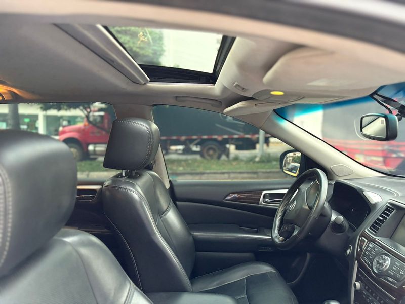 Nissan Pathfinder • 2016 • 60,000 km 3