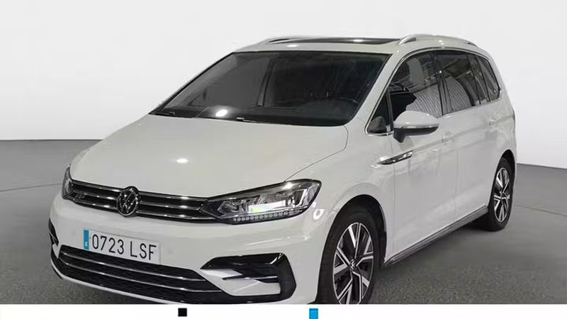 Volkswagen Touran • 2021 • 52,948 km 1