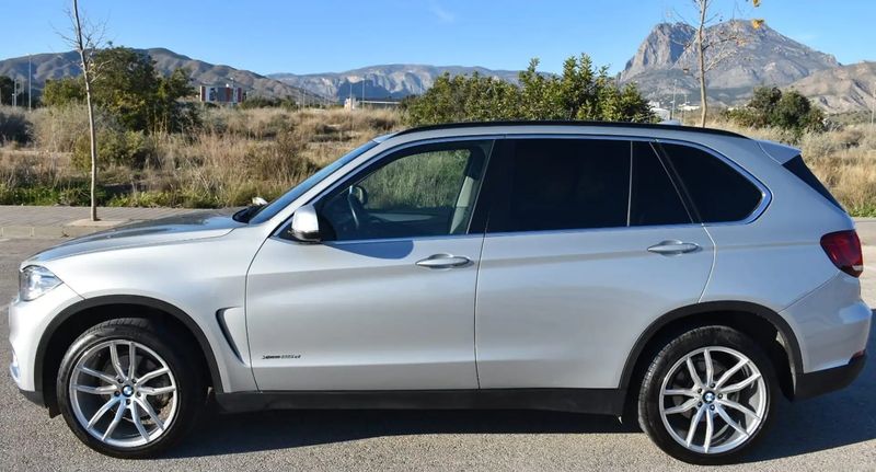 BMW X5 • 2017 • 122,000 km 5