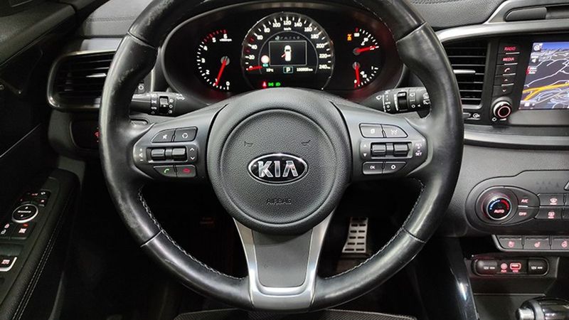 Kia Sorento • 2017 • 121,000 km 17