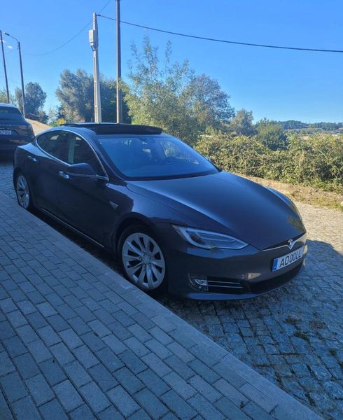 Tesla Model S • 2016 • 149,000 km 1
