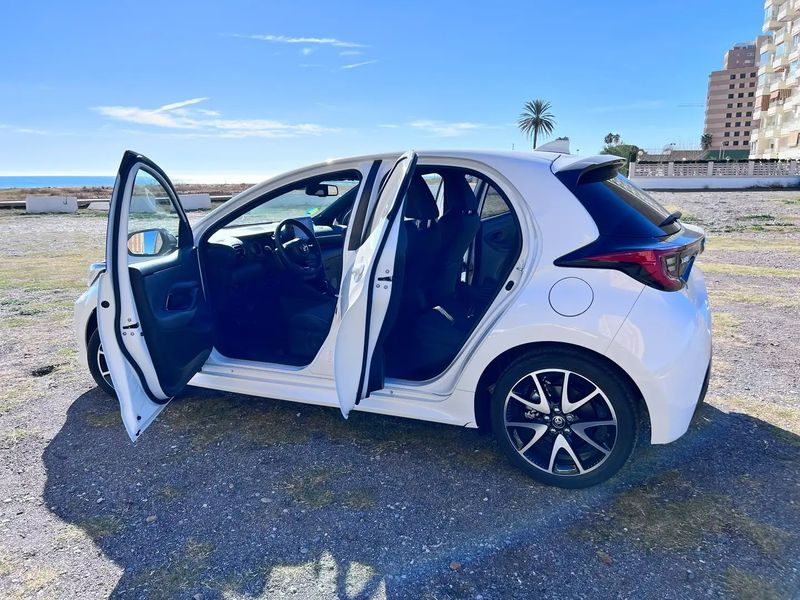 Toyota Yaris • 2021 • 8,400 km 4