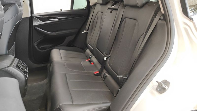 BMW X3 • 2022 • 69,000 km 9