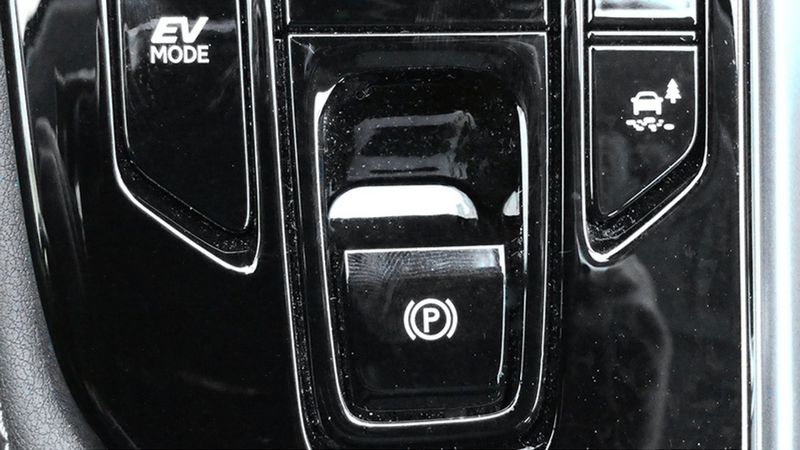 Lexus NX • 2022 • 4,056 km 21