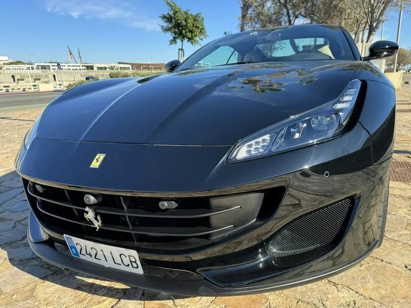 Ferrari Portofino • 2020 • 17,600 km 9