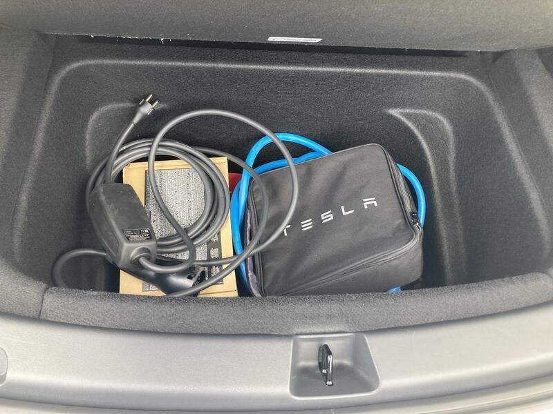 Tesla Model Y • 2024 • 2,458 km 16